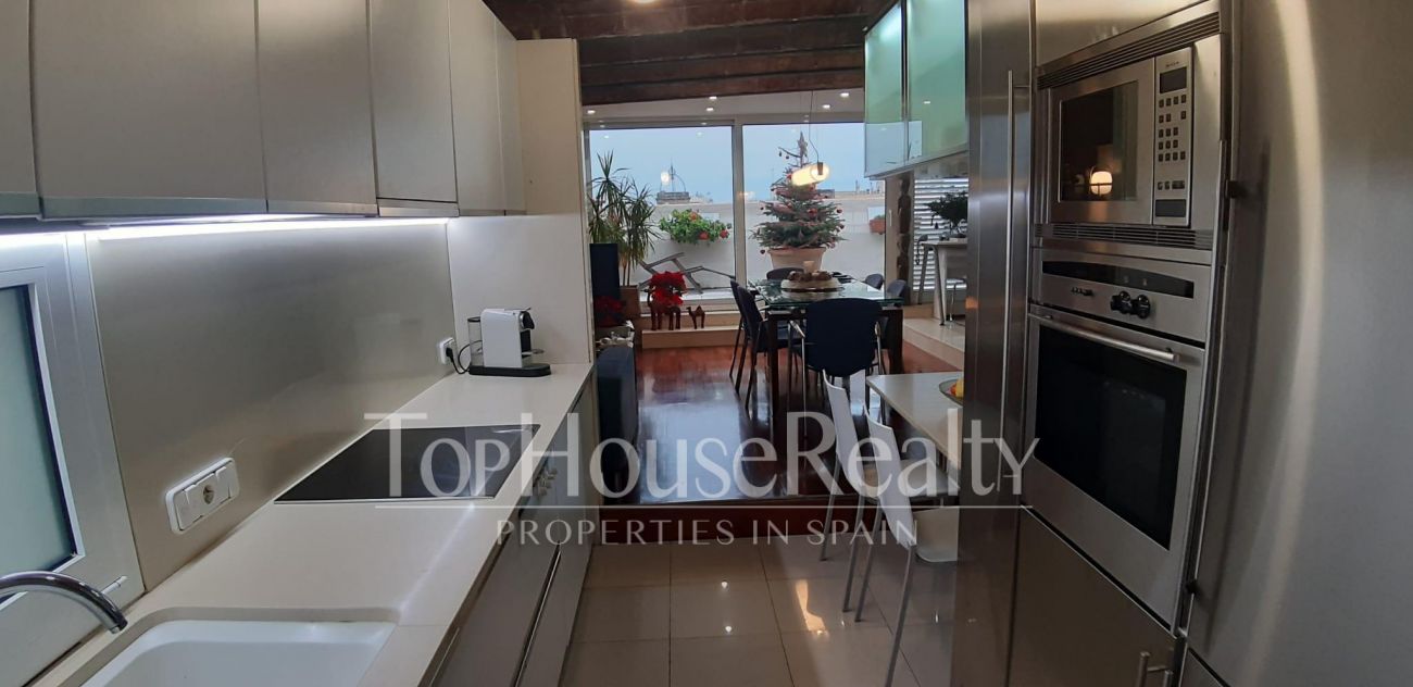 Penthouse for Rent in the Heart of Barcelona: Spacious Terraces and Spectacular Views