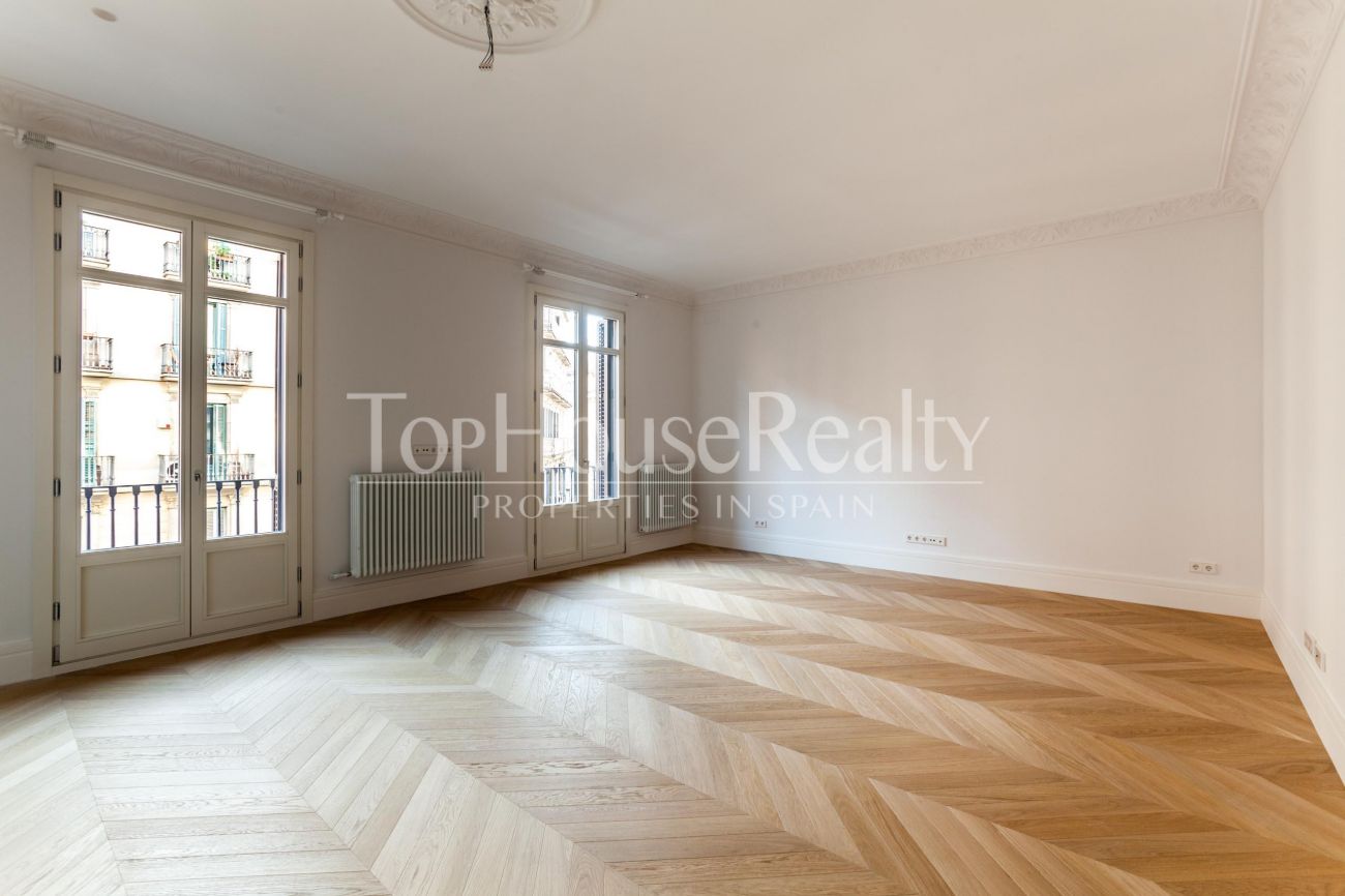 Wonderful large luxury apartment in the City Center