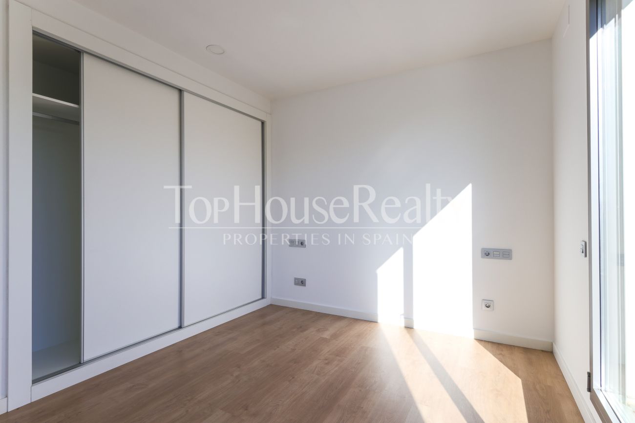 Charming Corner Townhouse Near the Sea in Sitges