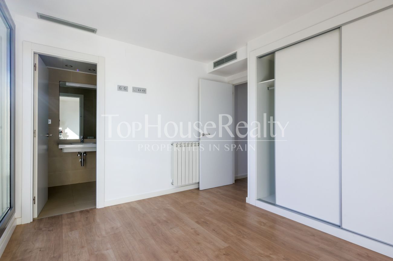 Charming Corner Townhouse Near the Sea in Sitges