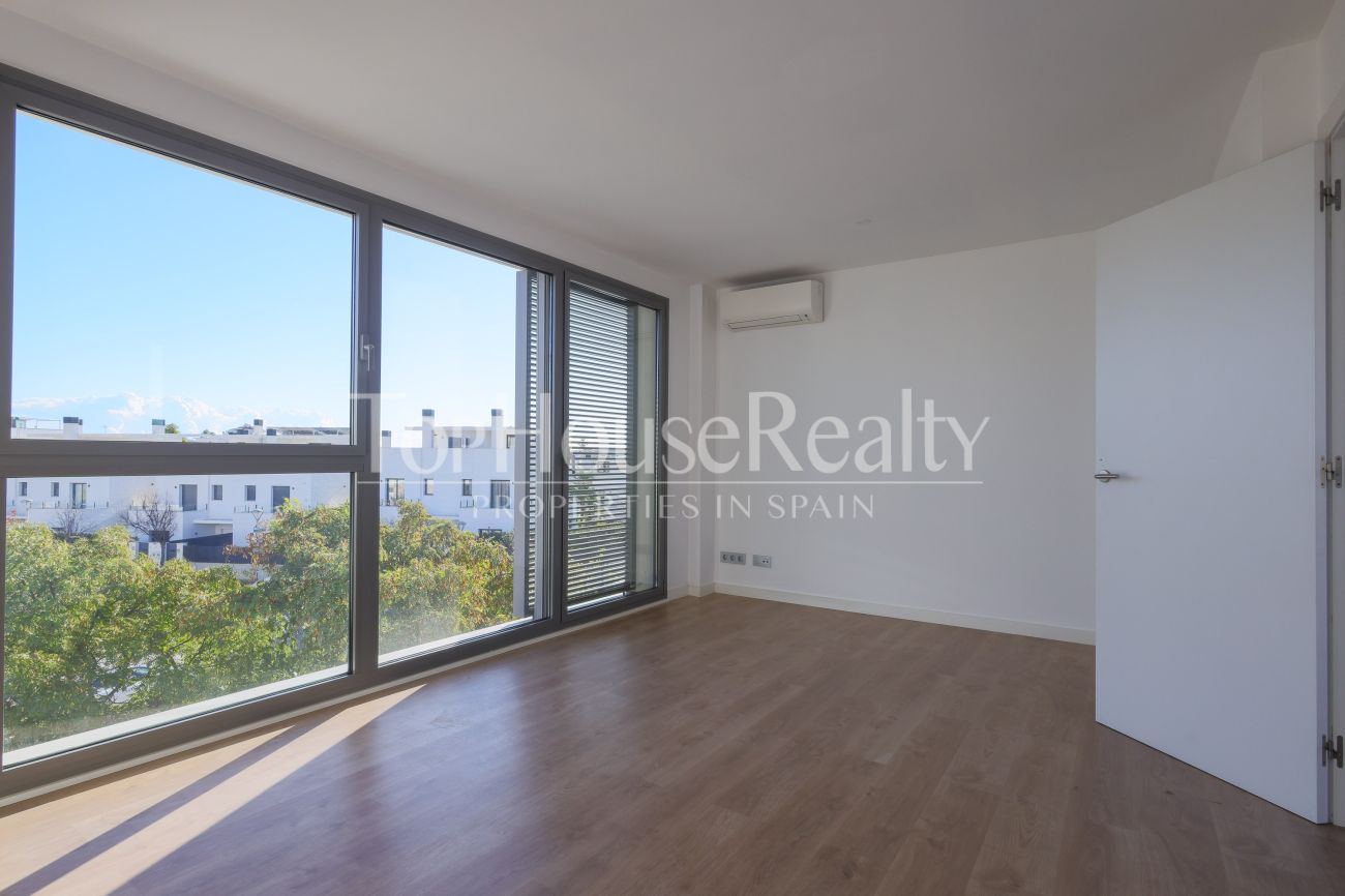 Charming Corner Townhouse Near the Sea in Sitges