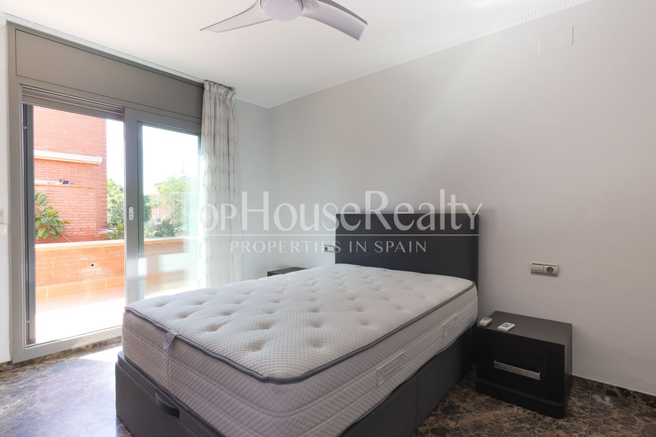 Villa in Gavà Mar — second line to the sea with private garden, pool and privacy