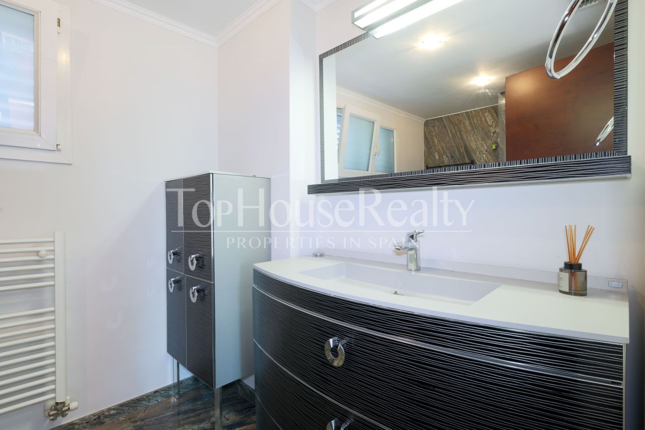 Villa in Gavà Mar — second line to the sea with private garden, pool and privacy