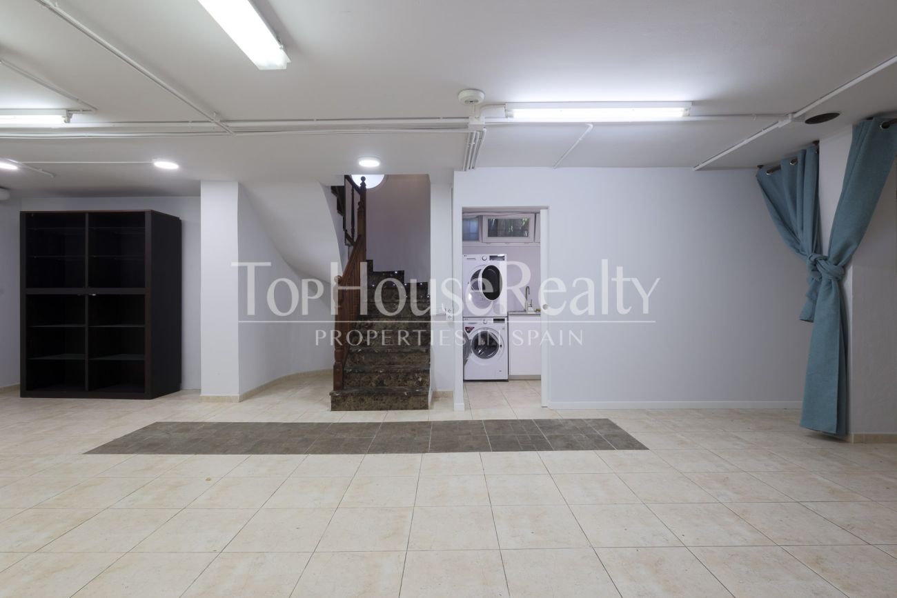 Villa in Gavà Mar — second line to the sea with private garden, pool and privacy