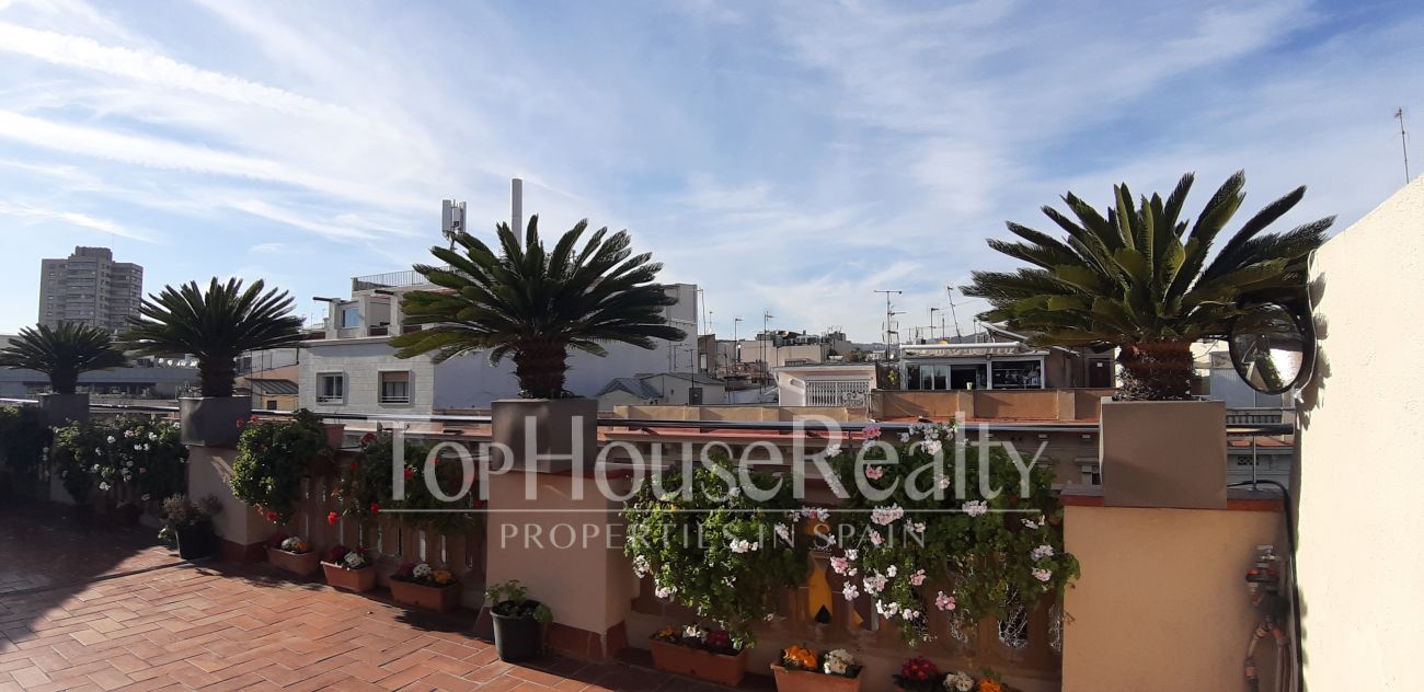 Penthouse for Rent in the Heart of Barcelona: Spacious Terraces and Spectacular Views