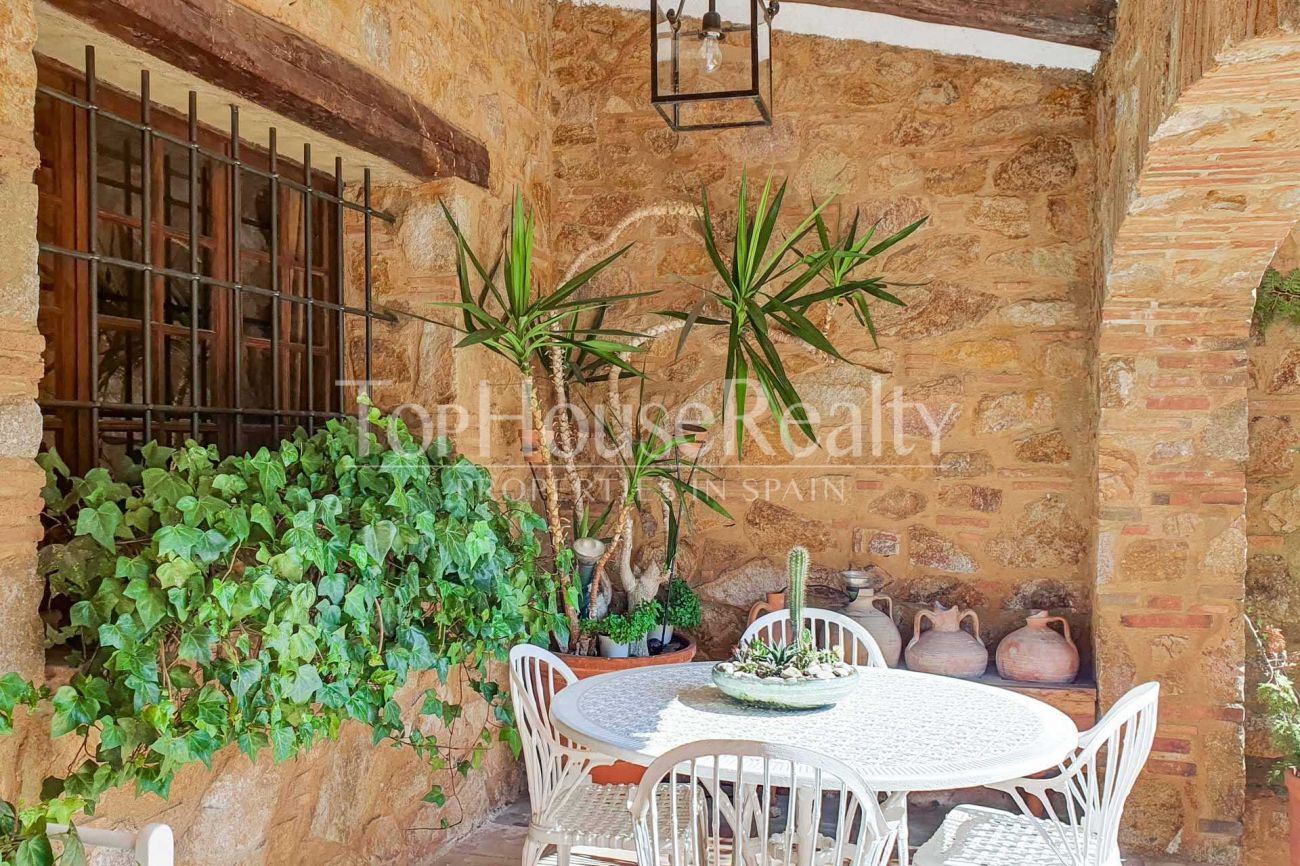 Two properties in Caldes de Malavella