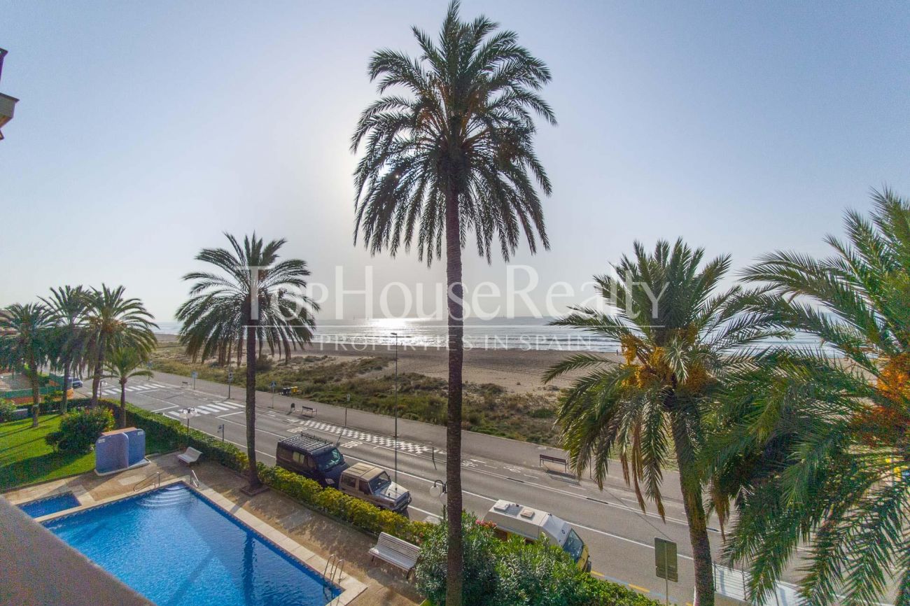 Cozy, bright and spacious apartment for rent in Castelldefels