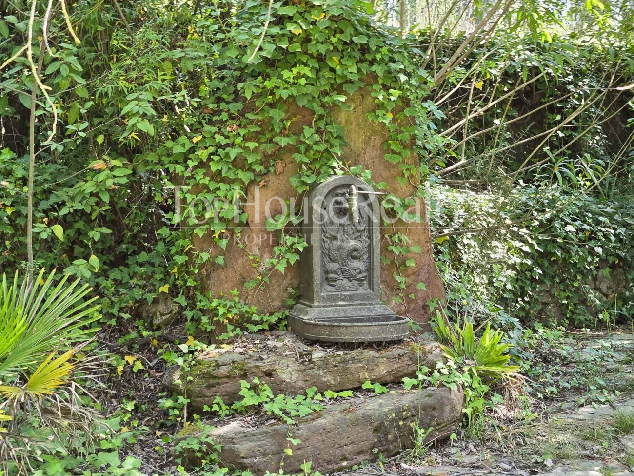 Luxury villa in Begues — unique estate with 6,000 m² plot and high investment potential