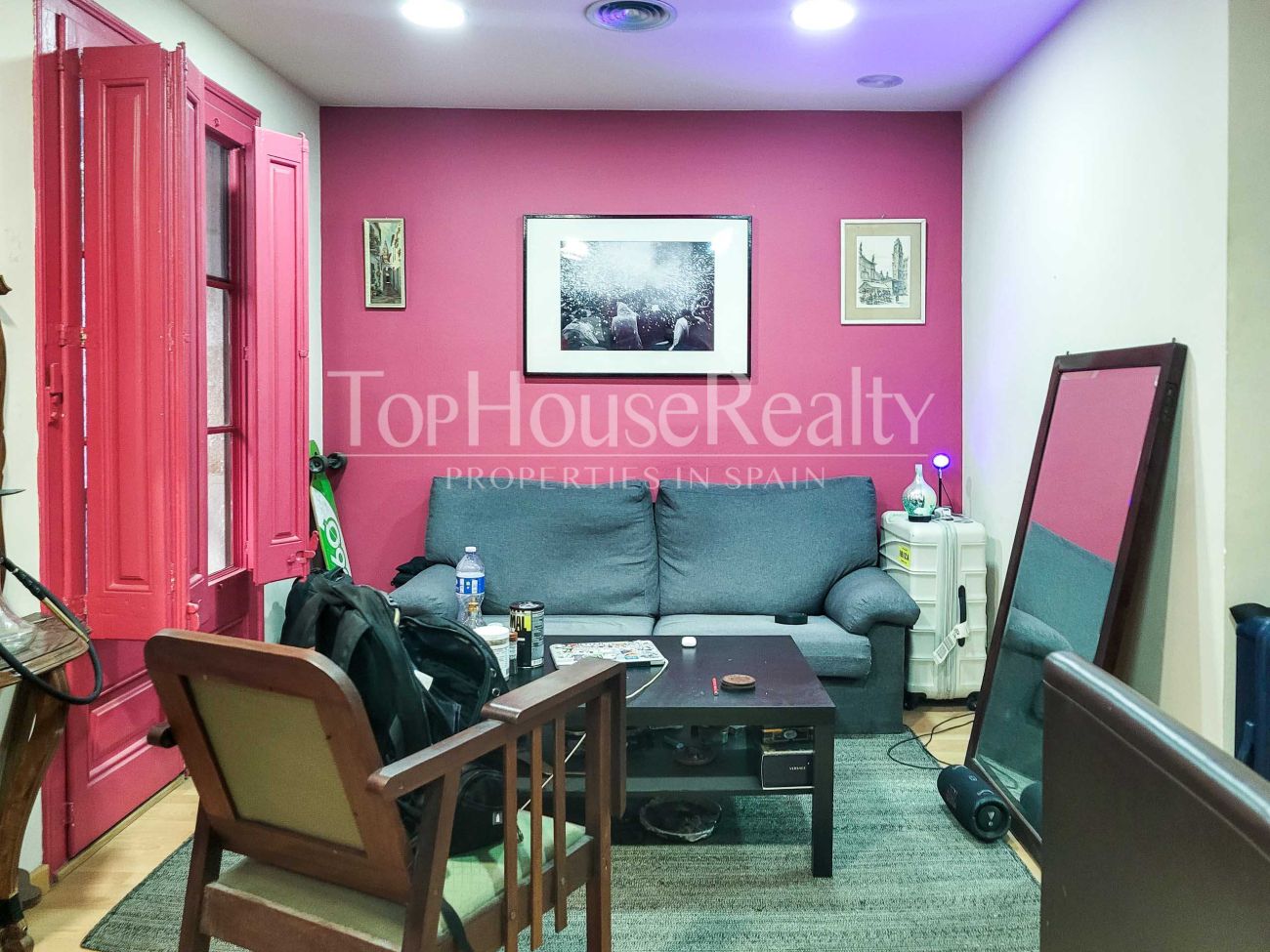 Luxury period property for sale in El Born, Barcelona: prime renovation opportunity on Marquès de l'Argentera