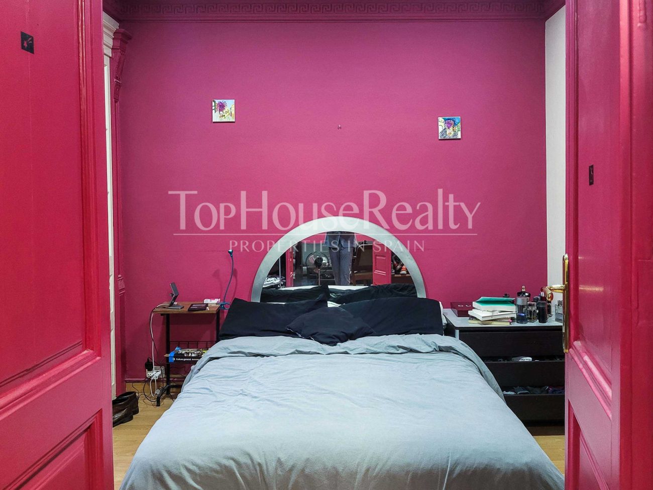 Luxury period property for sale in El Born, Barcelona: prime renovation opportunity on Marquès de l'Argentera