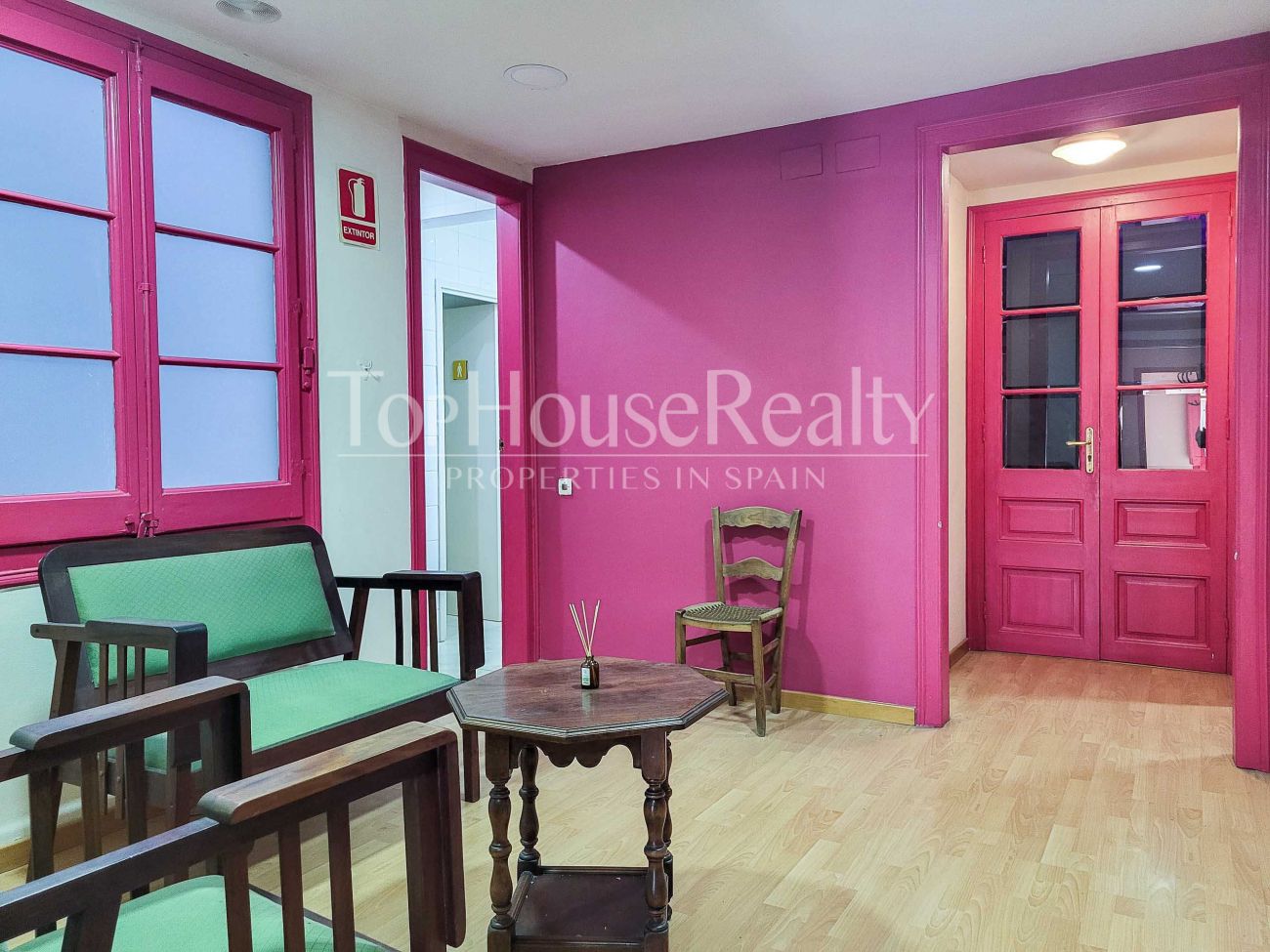 Luxury period property for sale in El Born, Barcelona: prime renovation opportunity on Marquès de l'Argentera