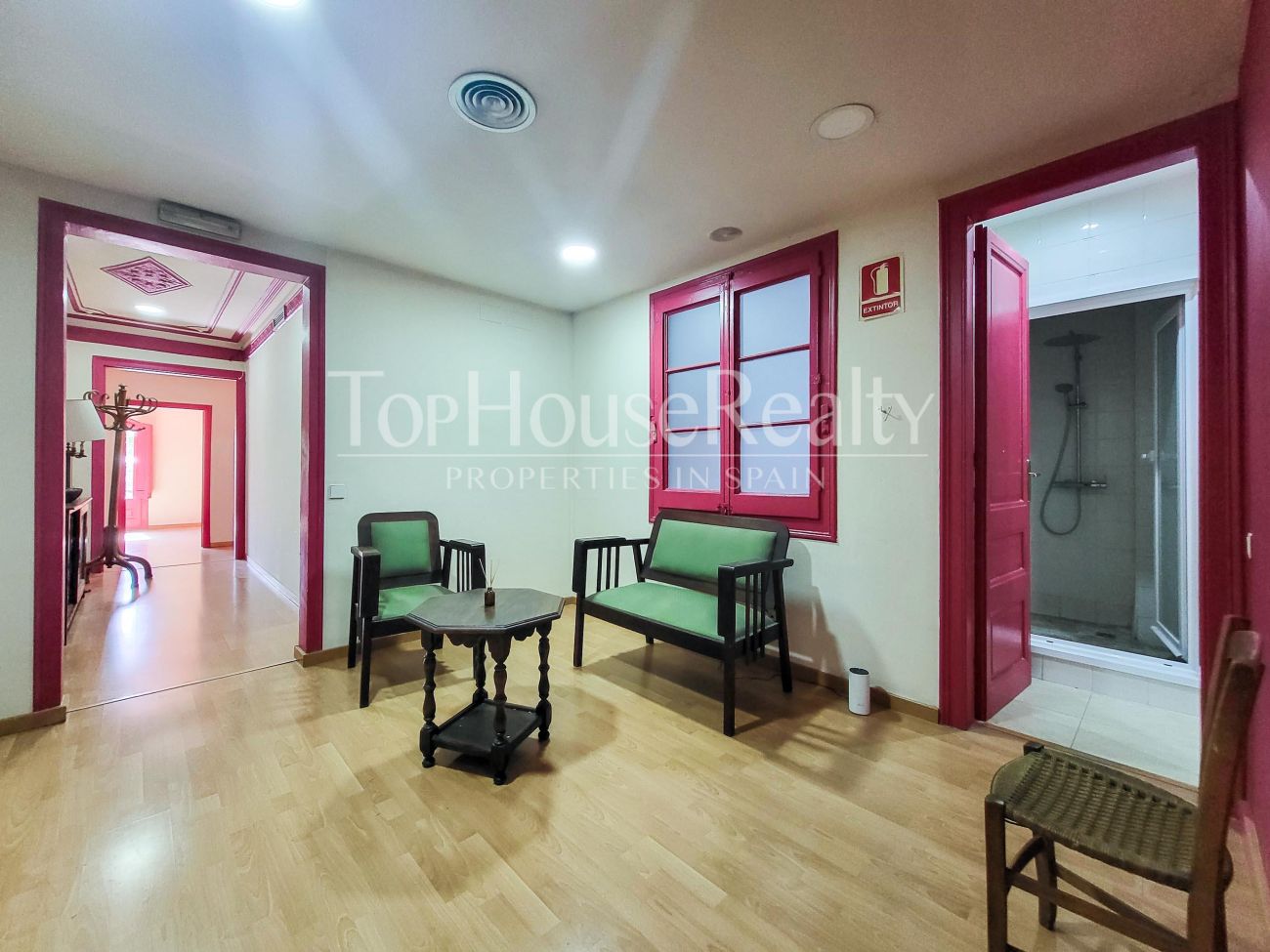 Luxury period property for sale in El Born, Barcelona: prime renovation opportunity on Marquès de l'Argentera