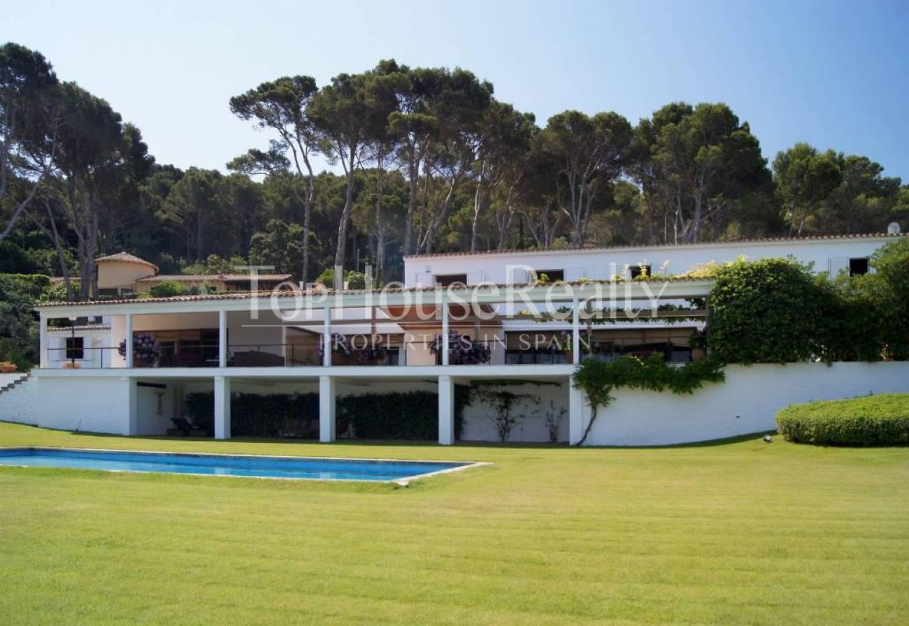 Stunning villa for sale in Sa Riera