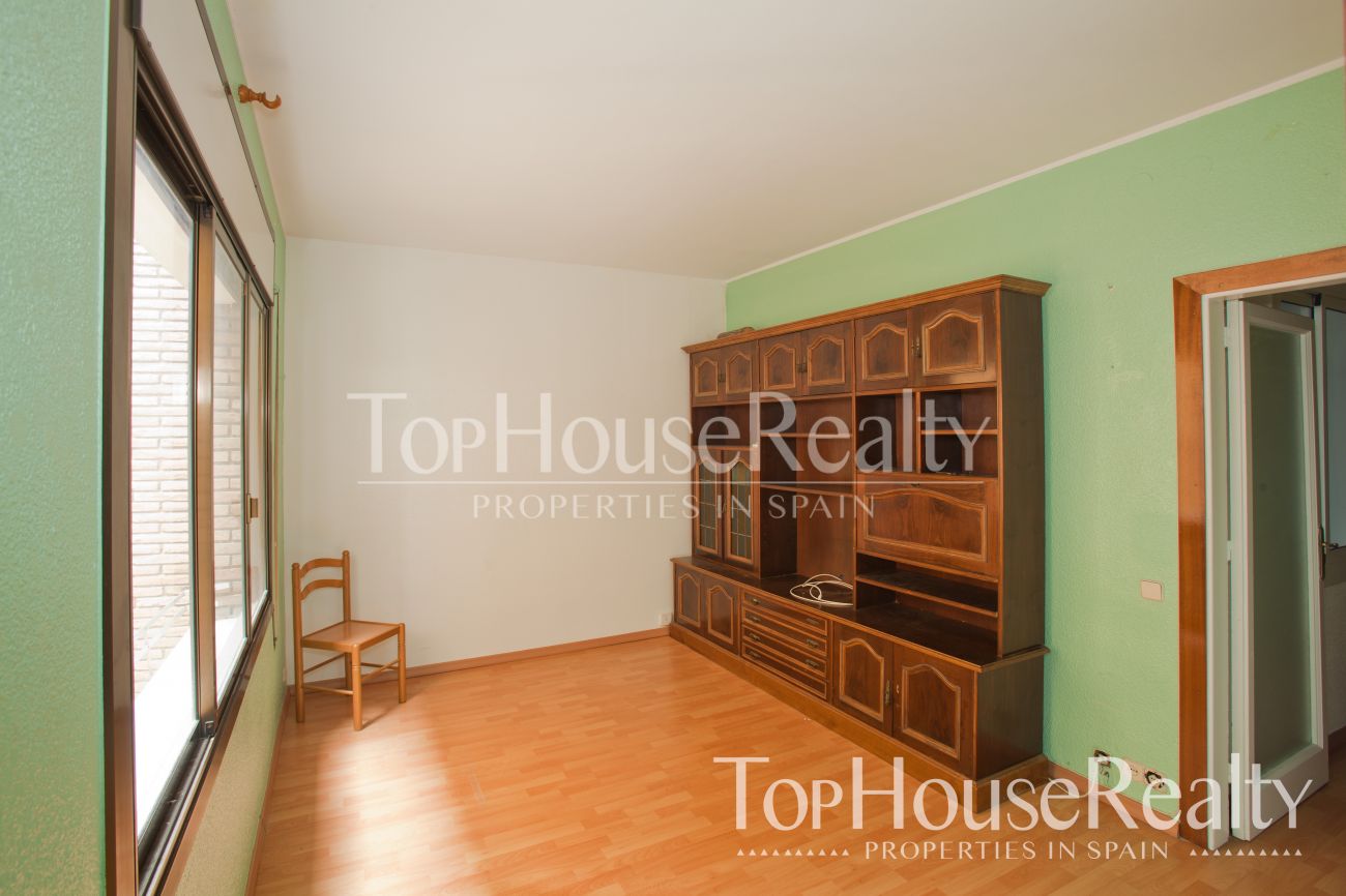 Great investment opportunity, quiet apartment in Eixample