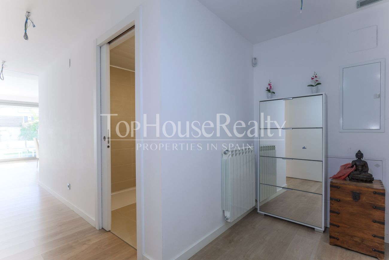 Townhouse in El Vinyet, Sitges — private garden and 5 minutes from the beach