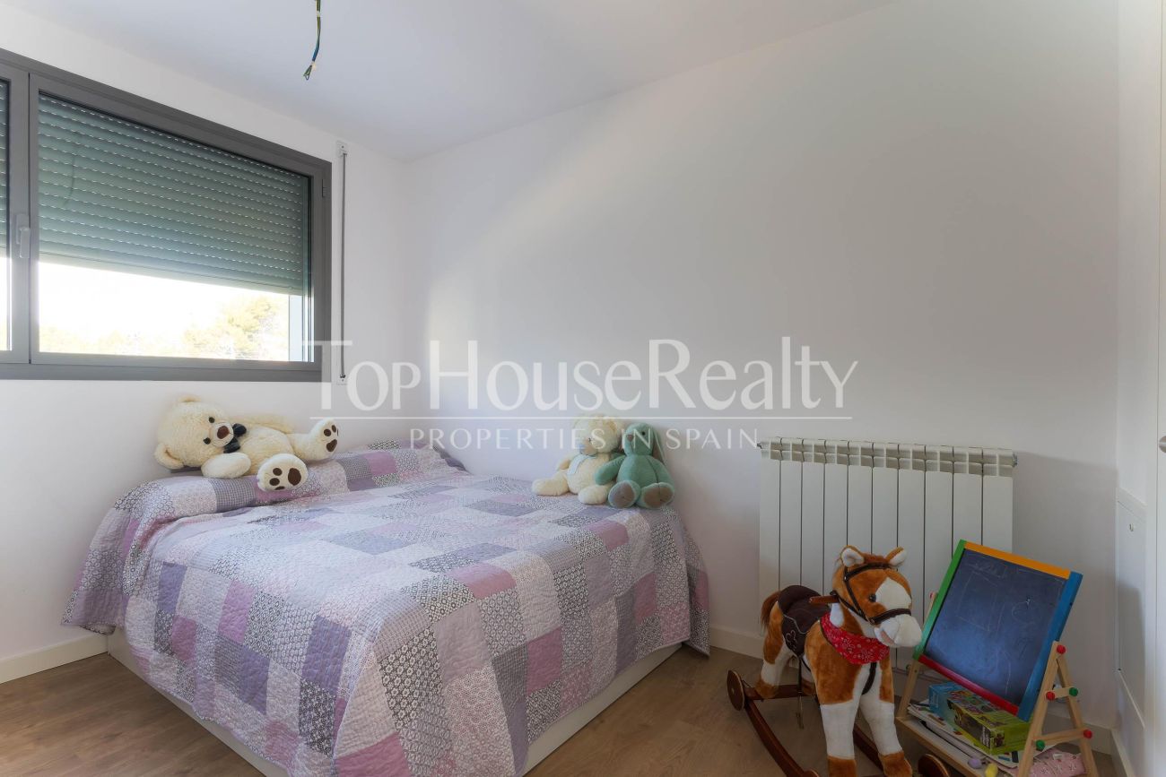 Townhouse in El Vinyet, Sitges — private garden and 5 minutes from the beach