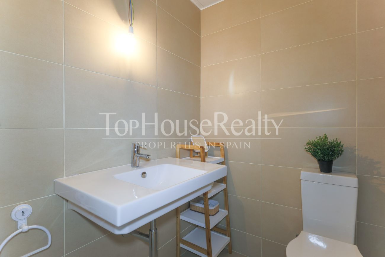 Townhouse in El Vinyet, Sitges — private garden and 5 minutes from the beach