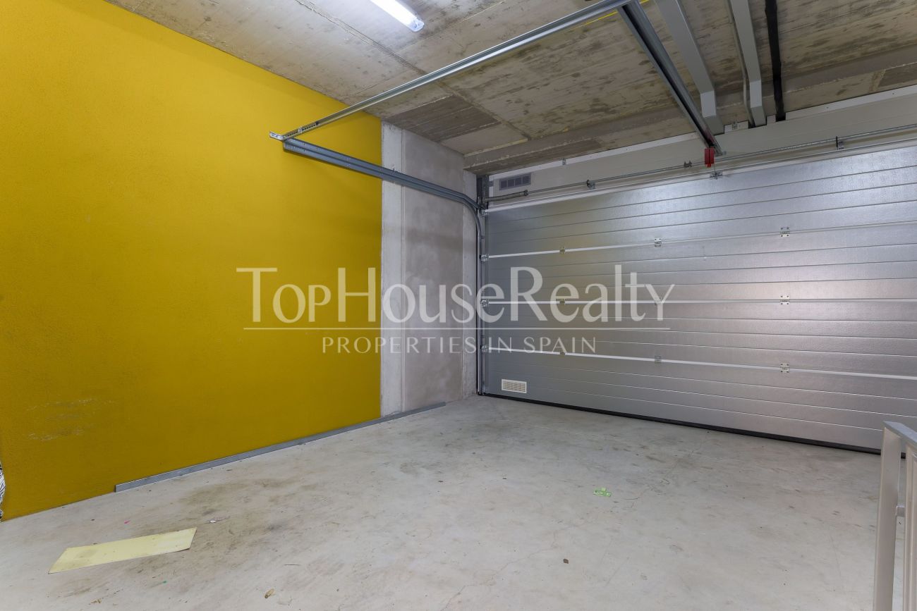 Townhouse in El Vinyet, Sitges — private garden and 5 minutes from the beach