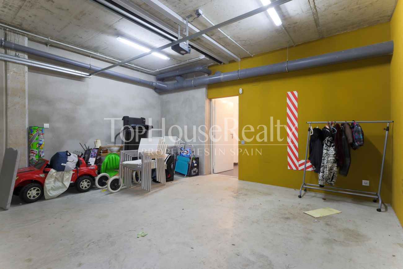 Townhouse in El Vinyet, Sitges — private garden and 5 minutes from the beach