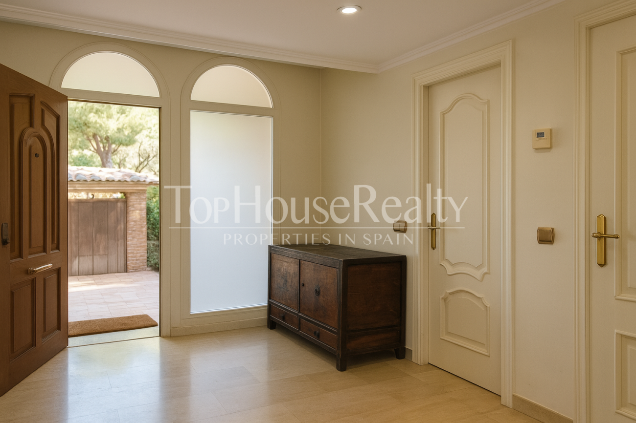 Luxury detached villa for rent in Gavà Mar, fully renovated