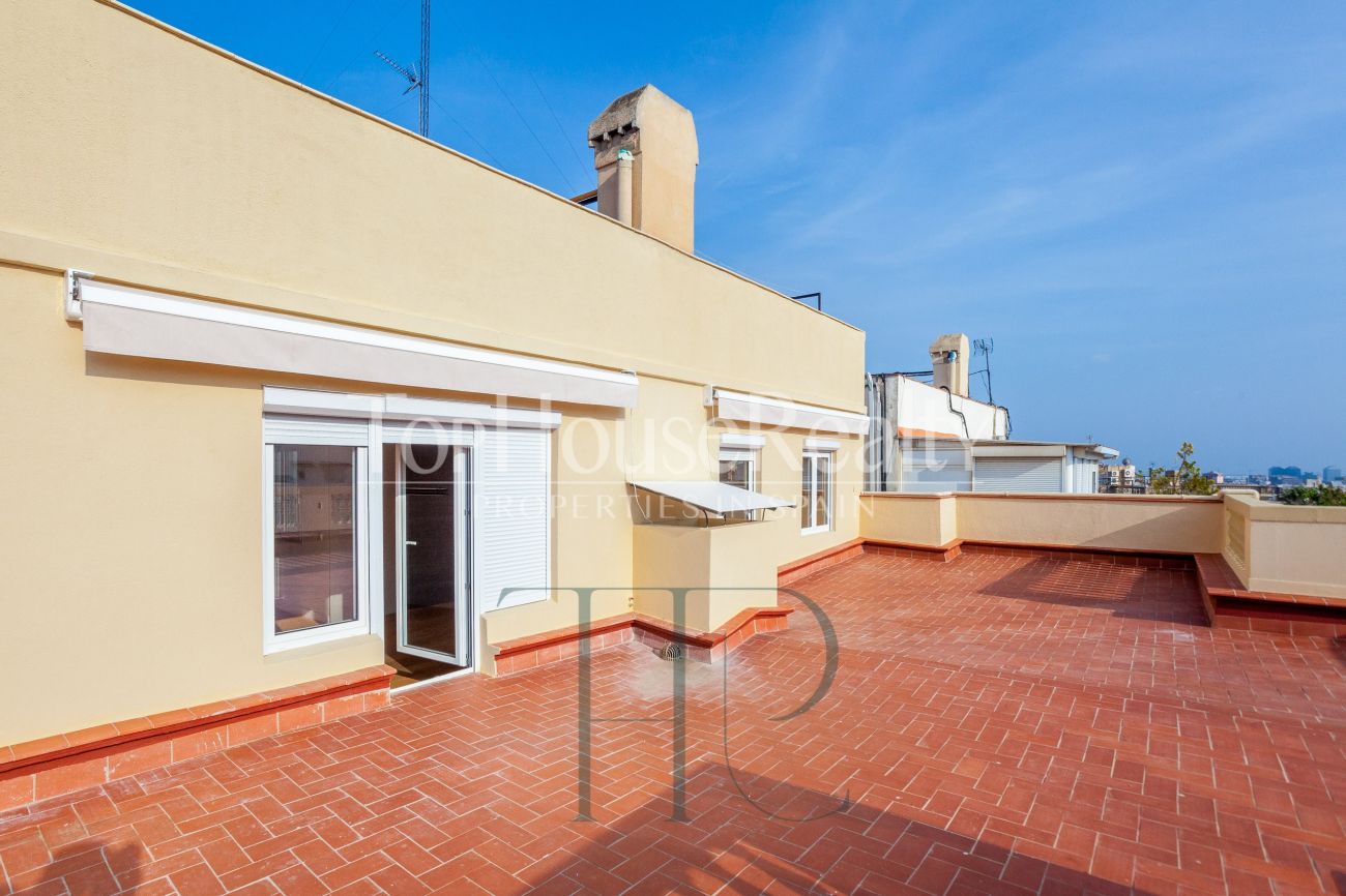 Spectacular penthouse with two large terraces and high-quality finishes