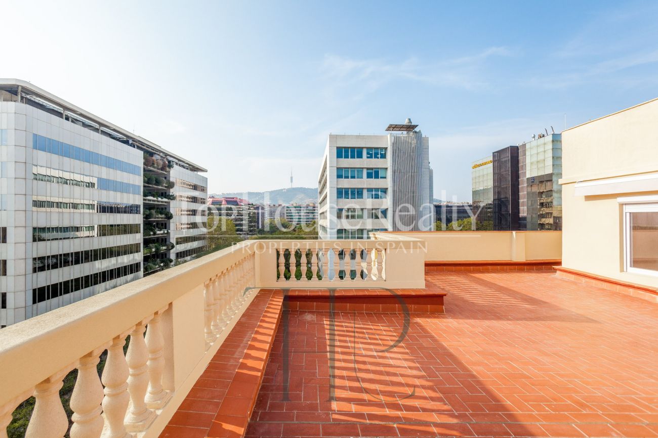 Spectacular penthouse with two large terraces and high-quality finishes