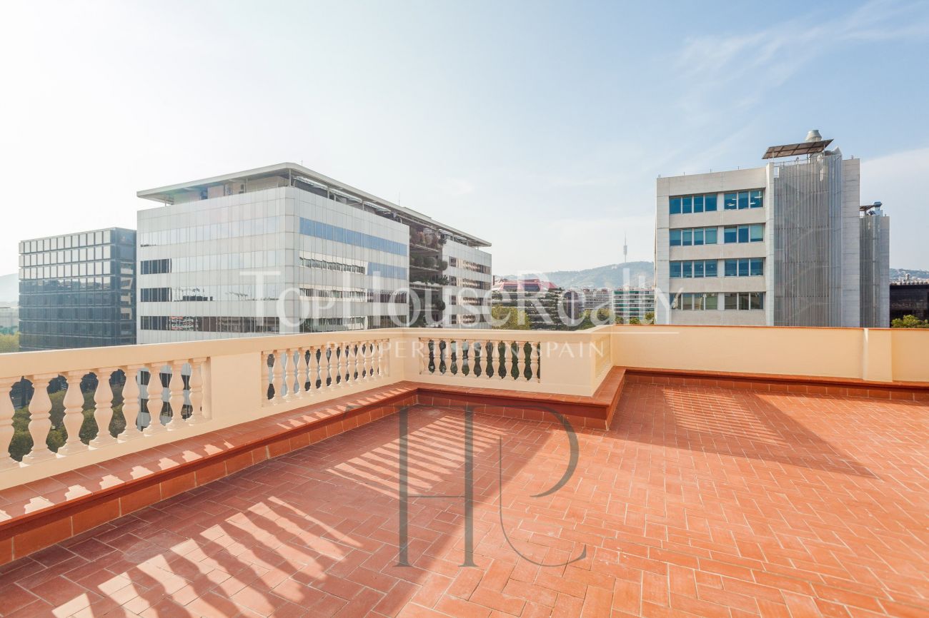 Spectacular penthouse with two large terraces and high-quality finishes