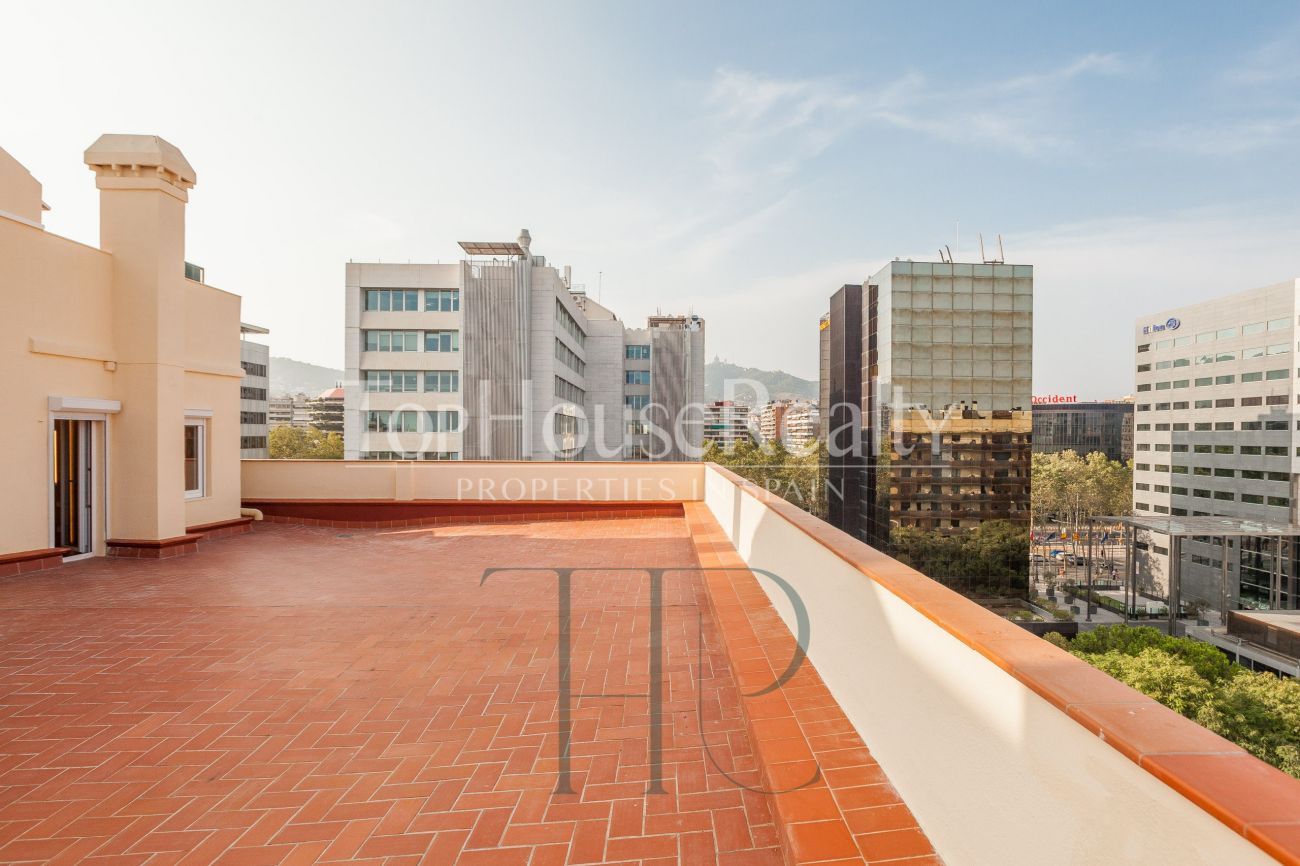 Spectacular penthouse with two large terraces and high-quality finishes