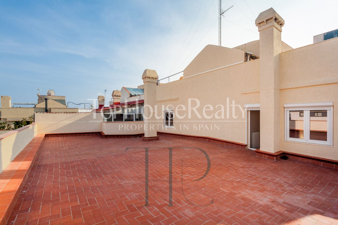 Spectacular penthouse with two large terraces and high-quality finishes