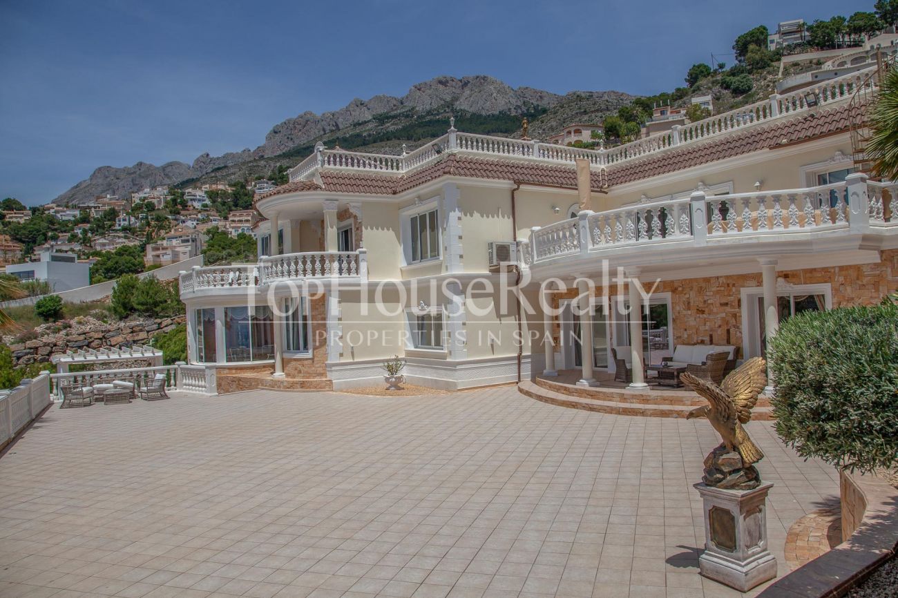 Spectacular luxury villa with views in Costa Blanca