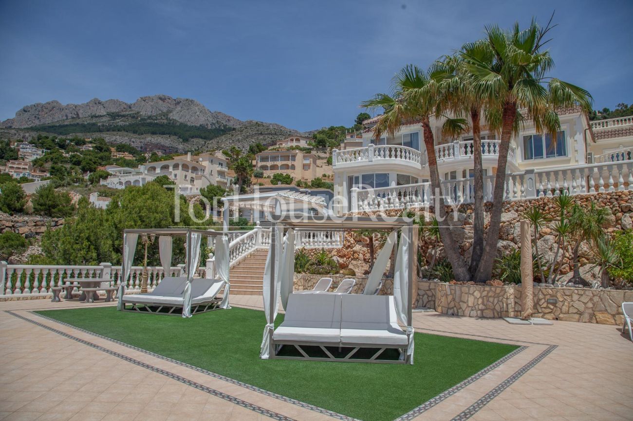 Spectacular luxury villa with views in Costa Blanca