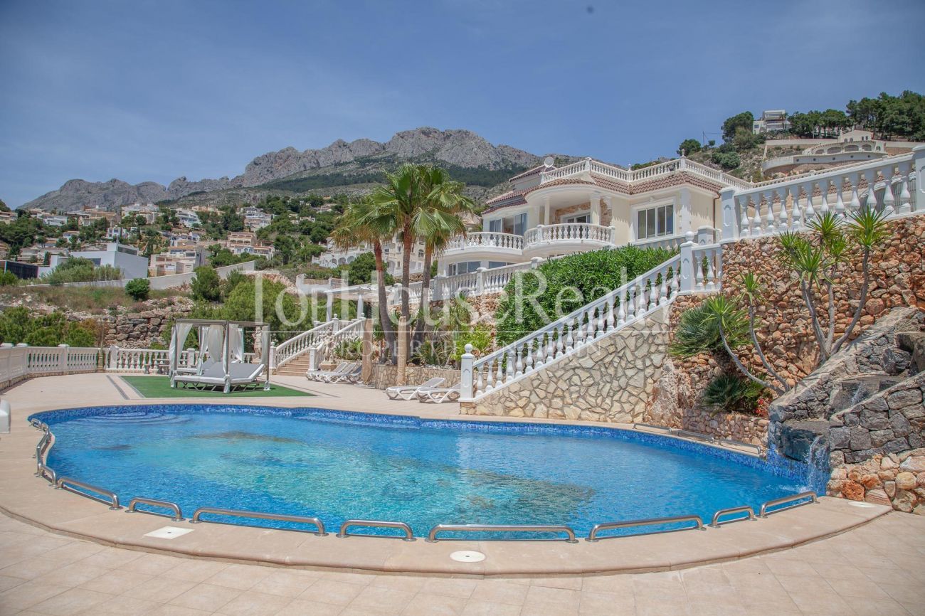 Spectacular luxury villa with views in Costa Blanca