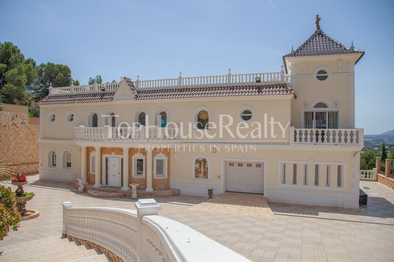 Spectacular luxury villa with views in Costa Blanca