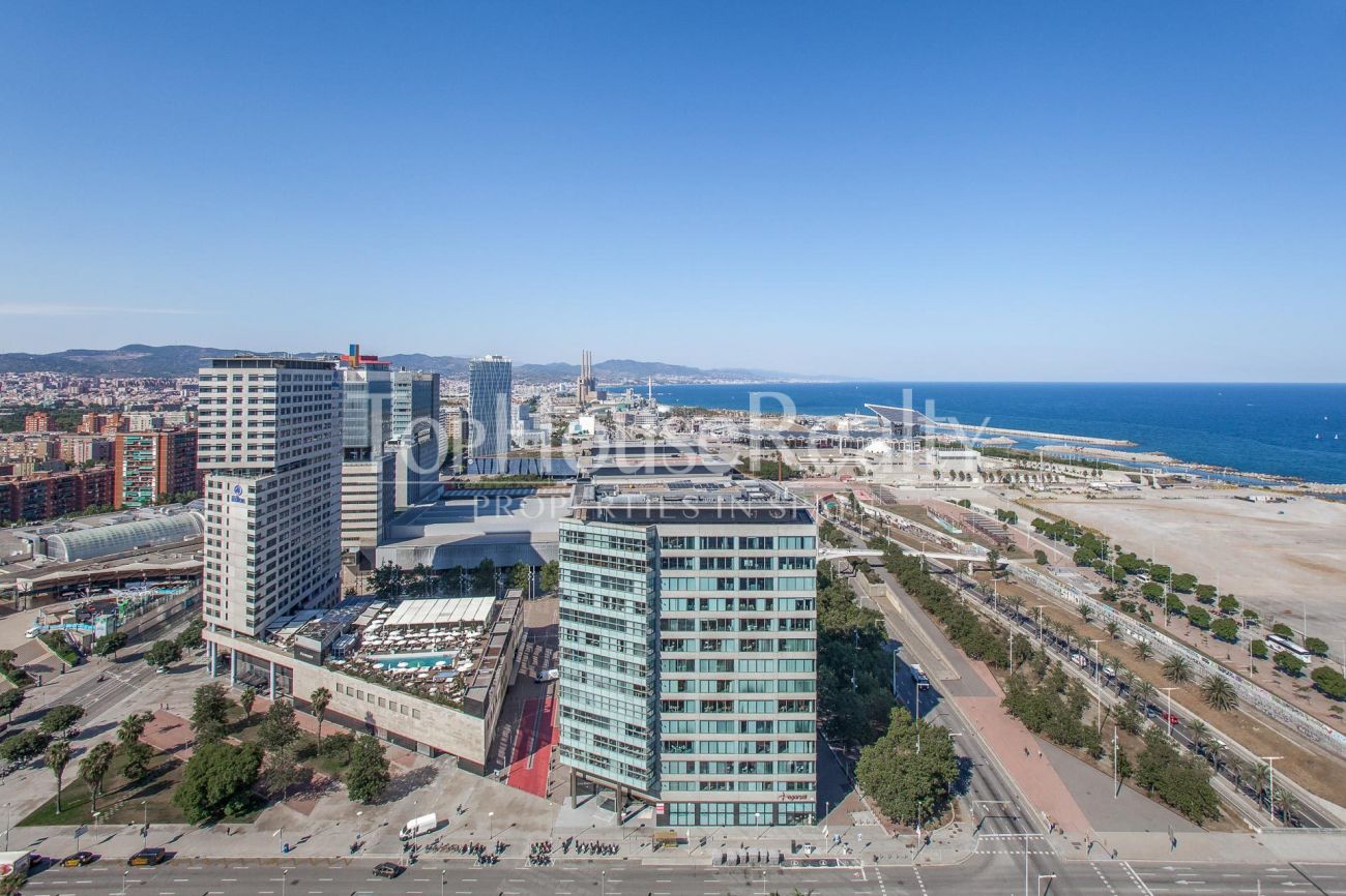 Penthouse on the 25th floor in a prestigious residential complex