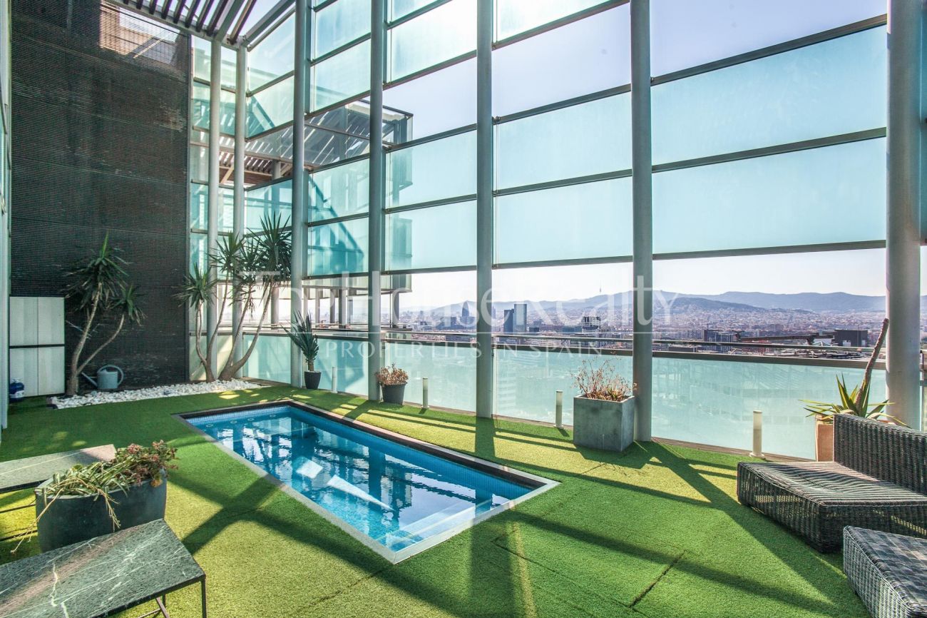 Penthouse on the 25th floor in a prestigious residential complex