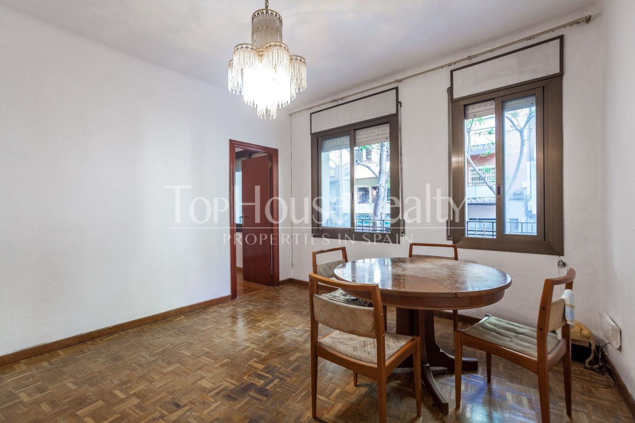 Charming Apartment for Renovation in Font de la Guatlla, at the Foot of Montjuic