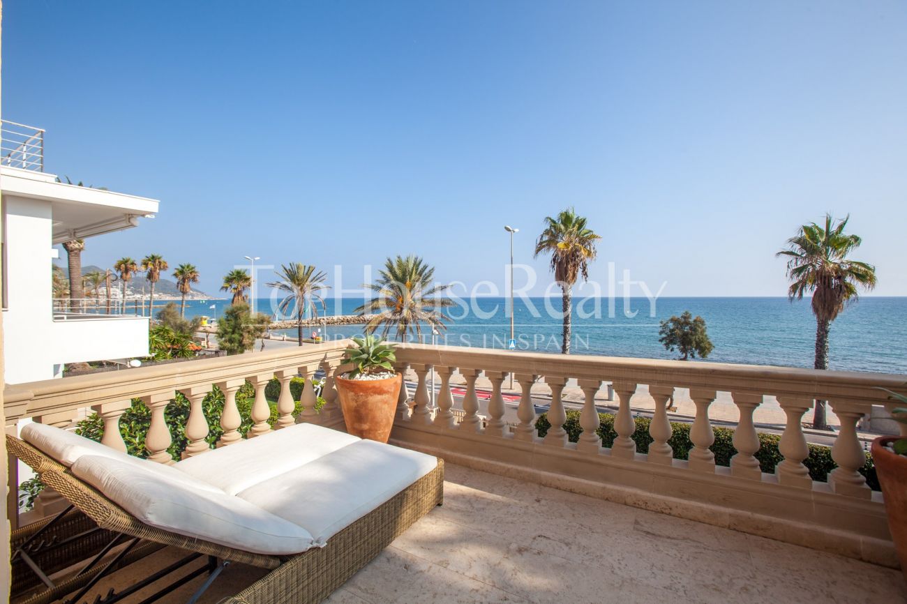 An Exclusive House on the first line to the sea in Sitges