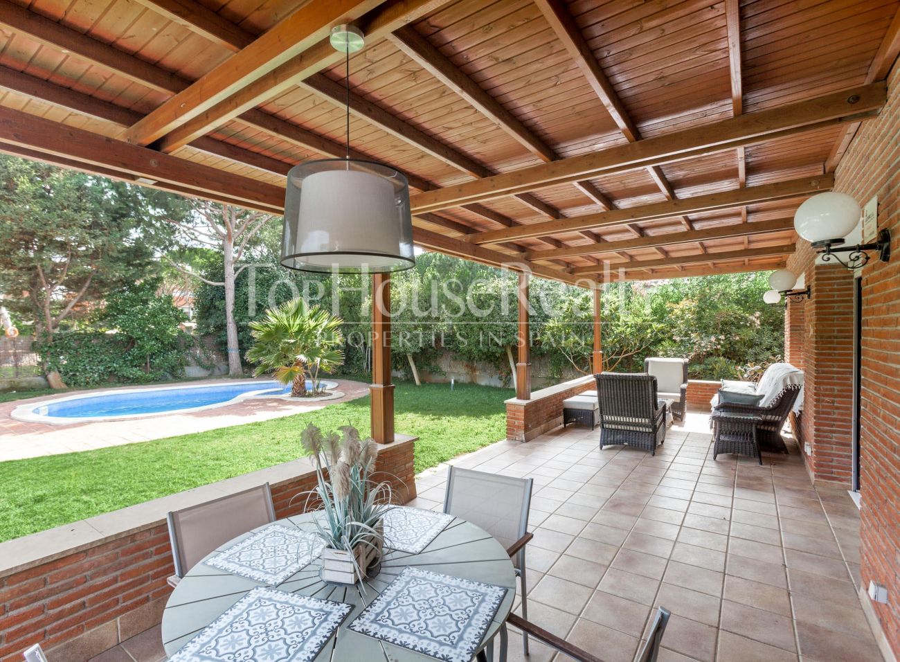 Exclusive home in the best residential area of Gavá Mar