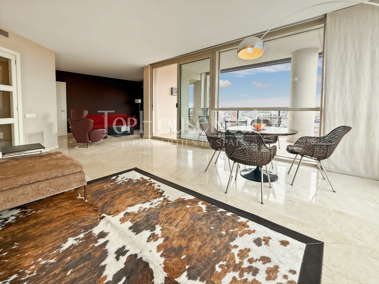 Penthouse for rent in Diagonal Ma, panoramic views, terrace and premium amenities