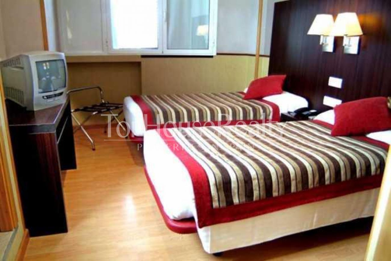 2 star hostel for sale in Poble Sec, Barcelona