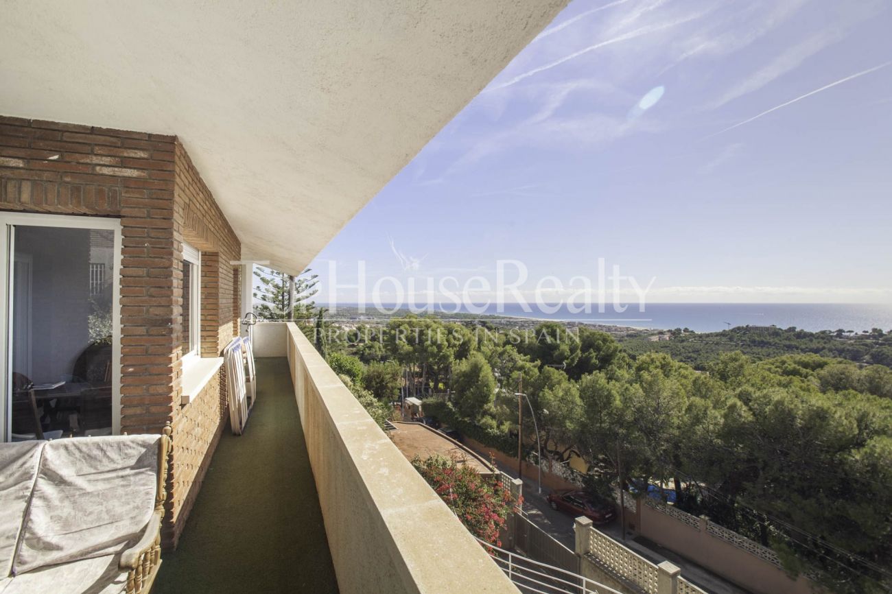 House in the best mountain area of Castelldefels