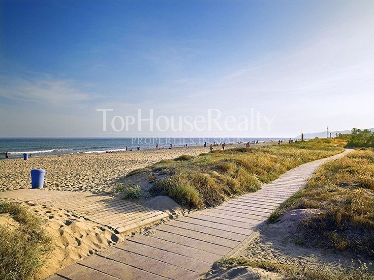 Exclusive property in the Golden Mile of Gavà Mar