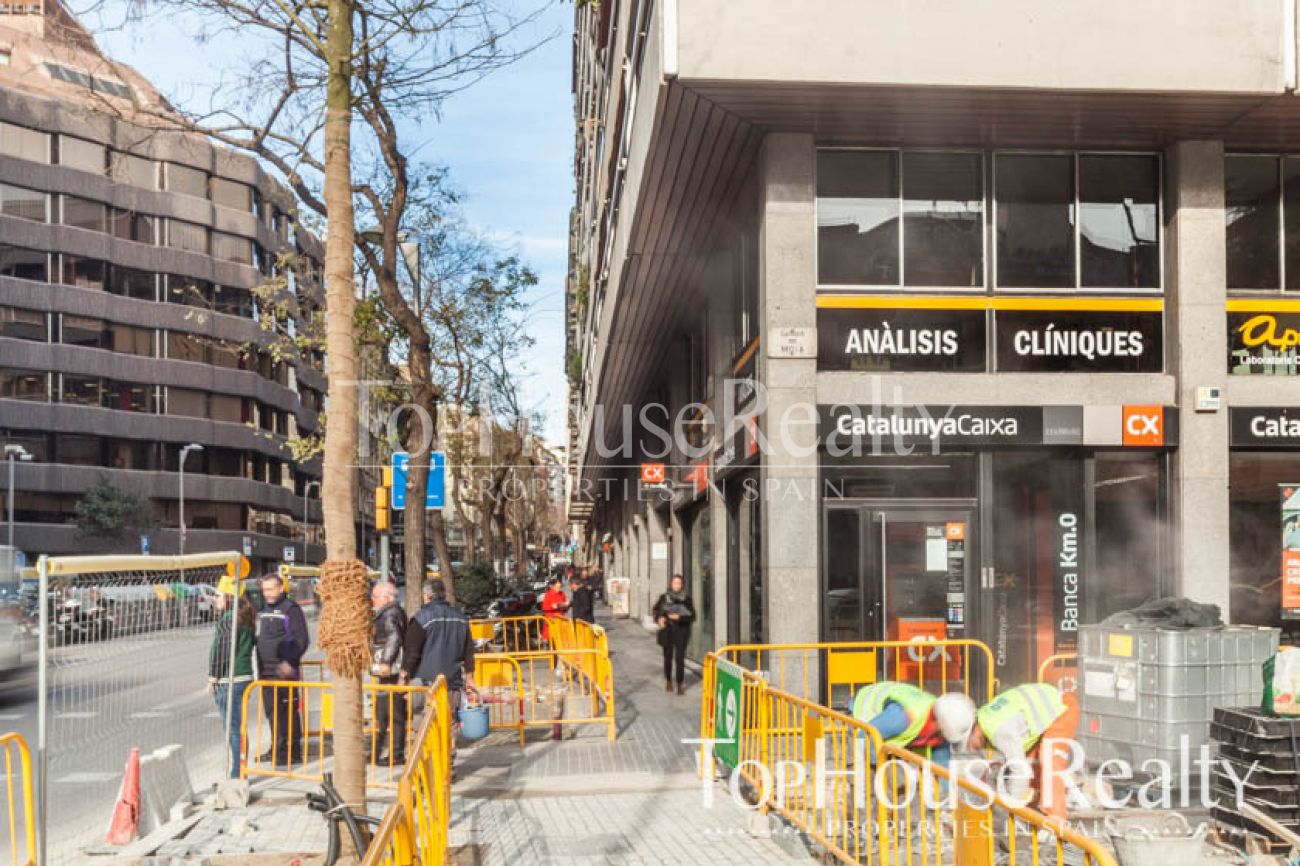 Commercial property for investment in an exclusive area of Barcelona