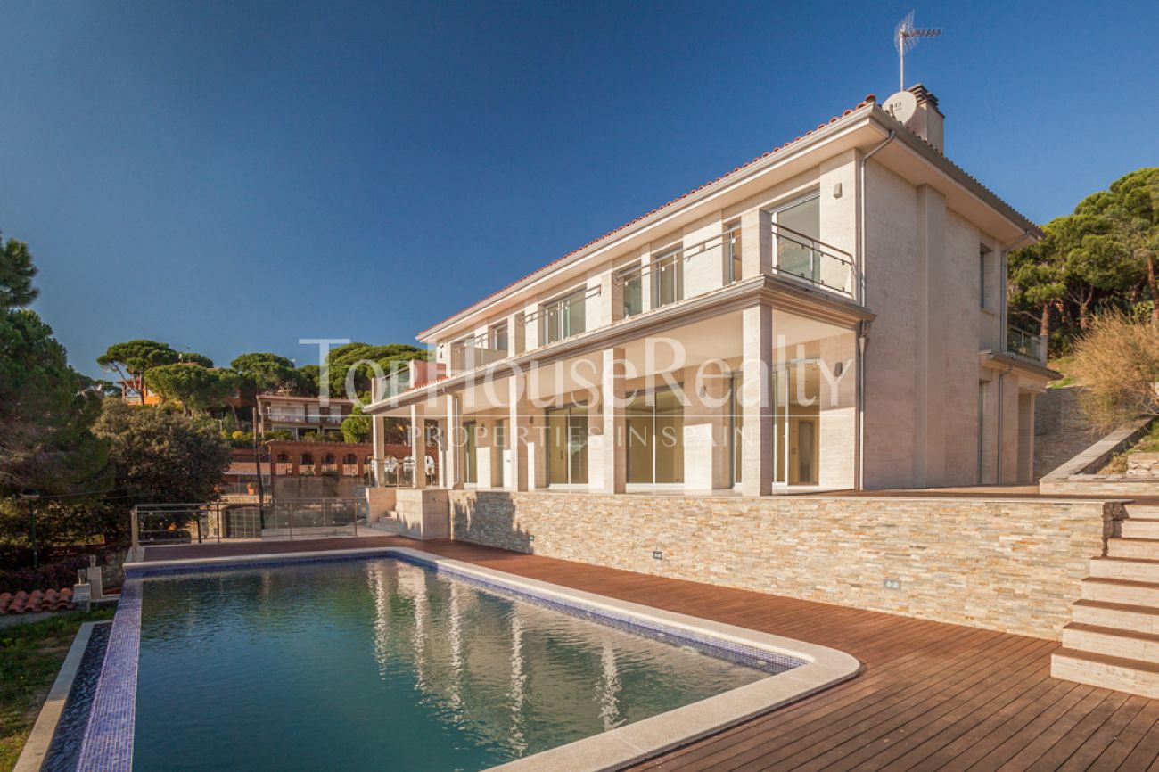 Newly constructed house with sea views