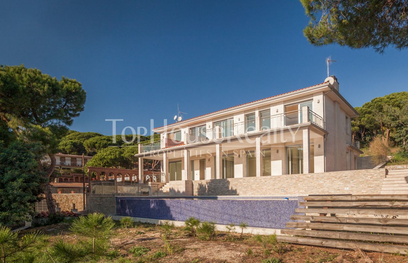 Newly constructed house with sea views