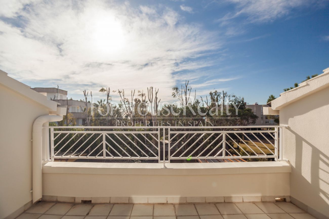 New spacious townhouse for sale in Gavà Mar