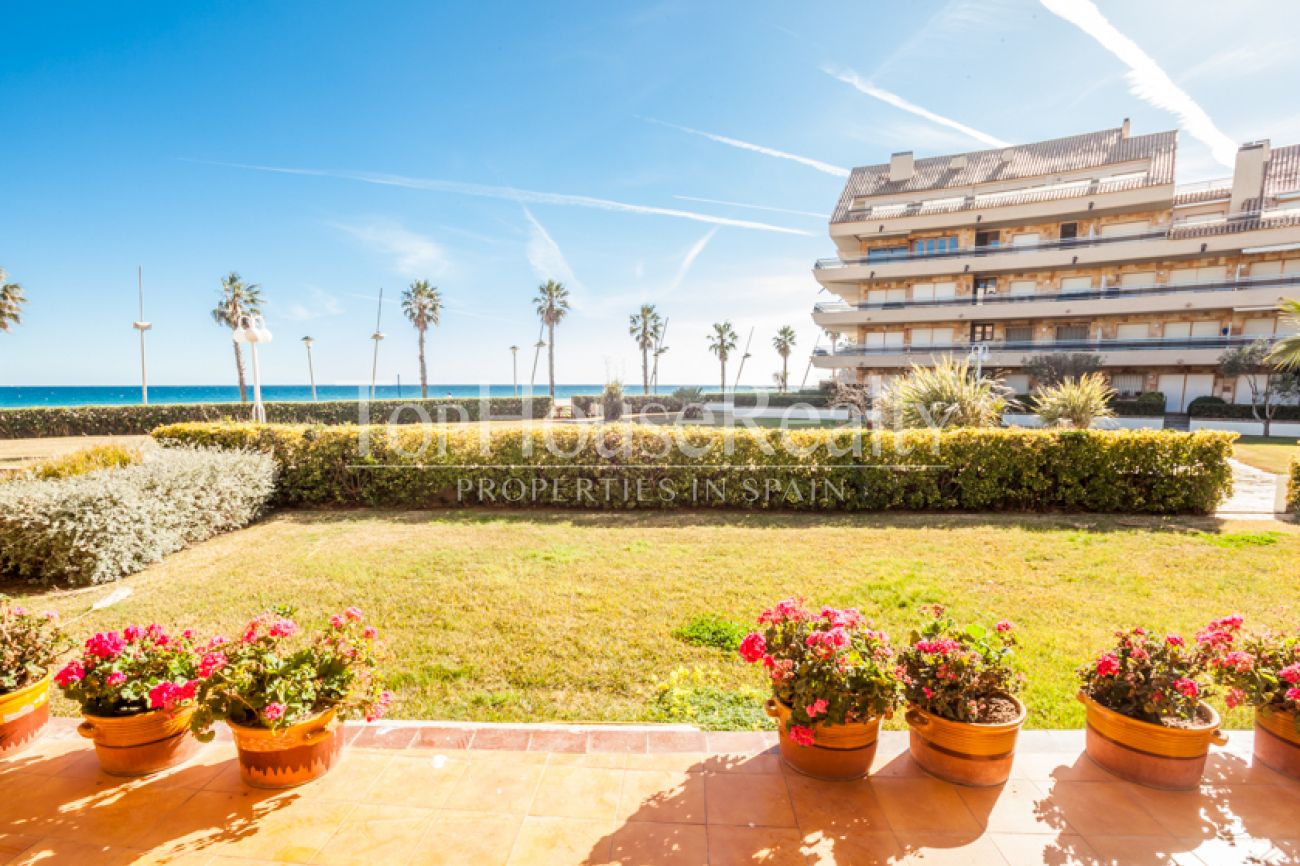 Flat only 50 metres from the beach in the Costa Brava