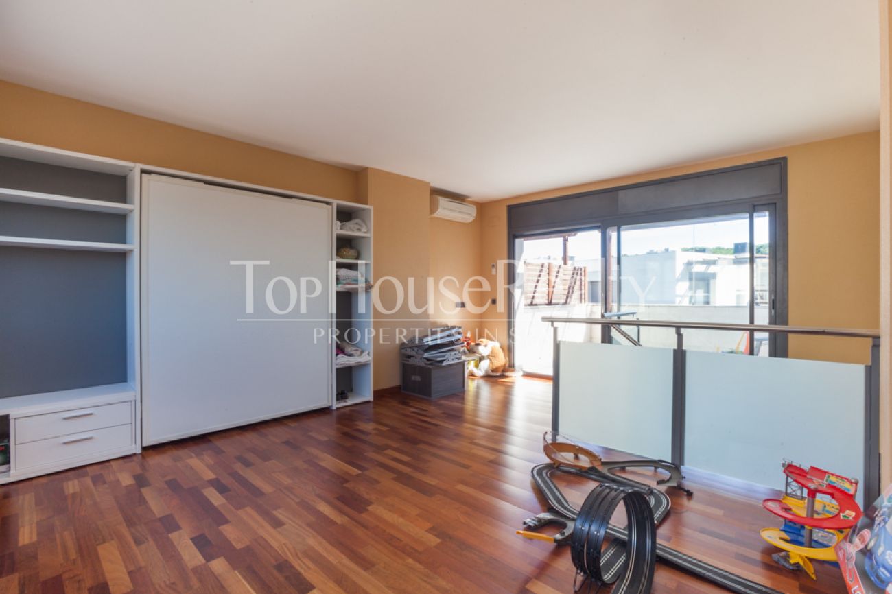 Townhouse in exclusive residential complex by the beach in Cambrils