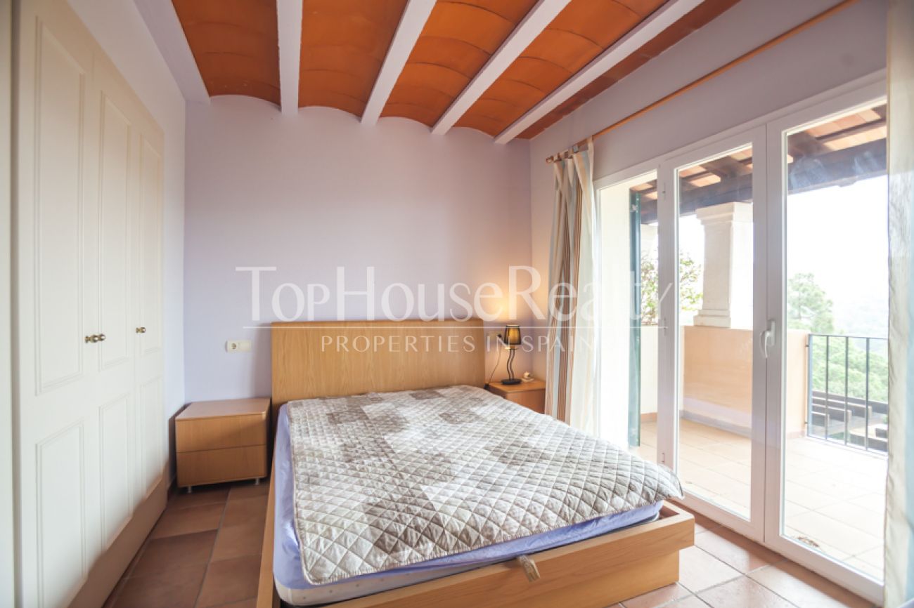 Terraced house with views in exclusive residential complex in Tossa de Mar