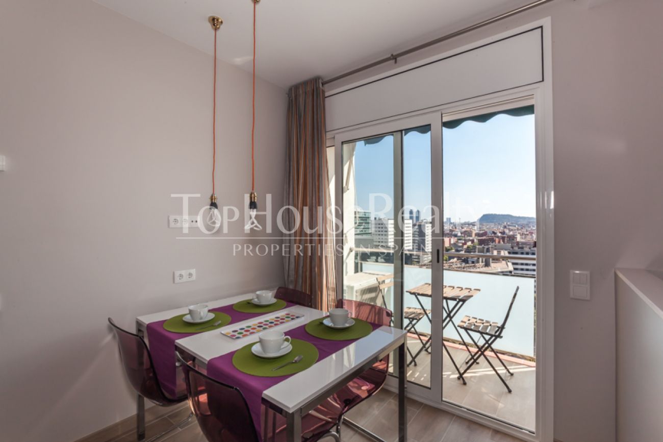 Apartment with panoramic views of the sea and Barcelona for rent